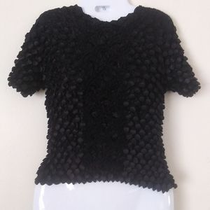 Bubble Popcorn Top, Black Short-Sleeve, One Size Fits Most
